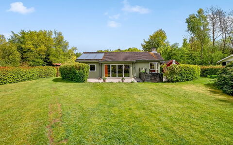 Anselm: Tetto, Casa, Casa, Villetta, Raccordo, Estate, Driveway, Edifici Giardino, Cortile, Capannone