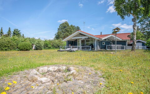 Waltraud - 500M from the Sea: Legna, Tetto, Casa, Casa, Architettura, Raccordo, Lotto, Villetta, Capannone, Edifici Giardino