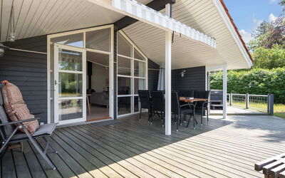Waltraud - 500M from the Sea