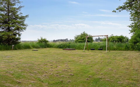 Hæryst - 175M from the Sea: Zona Residenziale, Tetto, Sobborgo, Driveway, Estate, Camino