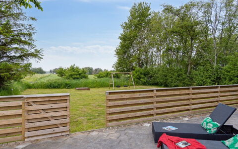 Hæryst - 175M from the Sea: Zona Residenziale, Tetto, Sobborgo, Driveway, Estate, Camino