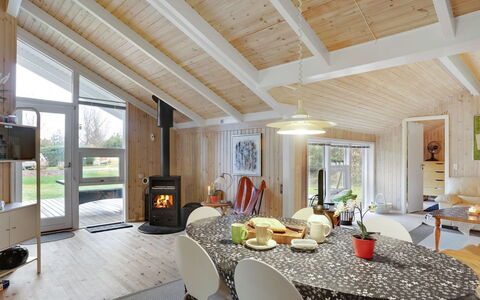 Arwed - from the Sea: Legna, Soffitto, Interior Design, Lampada, Casa, Pavimentazione, Mobilia, Villetta, Camera, Soggiorno