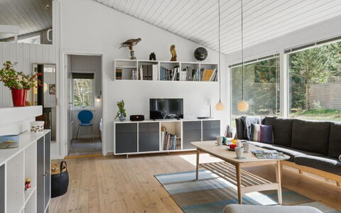 Aleia - 1.6Km from the Sea: Interior Design, Legna, Mobilia, Pavimentazione, Soffitto, Soggiorno, Divano, Pavimento, Casa, Camera