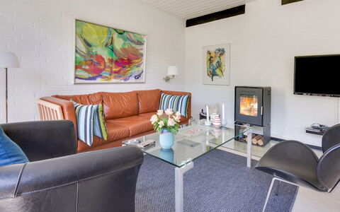 Enya - 600M from the Sea: Zona Residenziale, Tetto, Sobborgo, Driveway, Estate, Camino