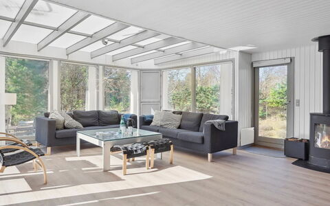 Tarja - 150M from the Sea: Interior Design, Mobilia, Pavimentazione, Legna, Pavimento, Soffitto, Pavimento In Legno, Divano, Soggiorno, Casa