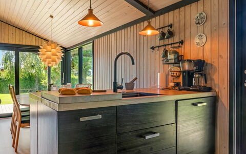 Litle - 600M from the Sea: Legna, Cucina, Controsoffitto, Interior Design, Lampada, Soffitto, Mobilia, Color Legno, Rubinetto, Cabinetry