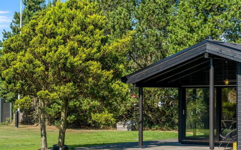 Litle - 600M from the Sea: Shade, Groundcover, Giardino, Edifici Giardino, Struttura Esterna, Landscaping, Prato, Parco, Design, Cortile