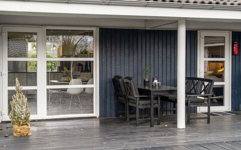 Clarabelle - 700M from the Sea: Casa, Casa, Zona Residenziale, Tetto, Villetta, Lotto, Estate, Cortile, Giardino, Raccordo