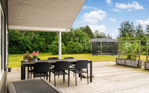 Jurien - 450M from the Sea: Legna, Portico, Lotto, Shade, Tetto, Deck, Latifoglie, Giardino, Pavimento In Legno, Color Legno