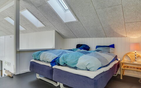 Berta - 300M from the Sea: Soffitto, Camera Da Letto, Interior Design, Mobilia, Pavimento, Pavimentazione, Letto, Camera, Bedding, Lenzuolo