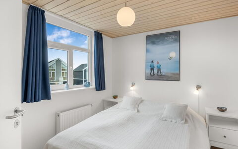 Hariett - 900M from the Sea: Legna, Casa, Porta, Camera Da Letto, Soffitto, Latifoglie, Telaio Del Letto, Bedding, Letto, Design