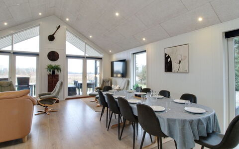 Cholena - 700M from the Sea: Legna, Soffitto, Casa, Cucina & Sala Da Pranzo Tavolo, Sedia, Latifoglie, Soggiorno, Design, Pavimento In Legno