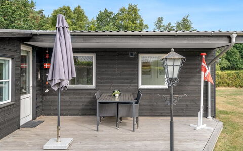 Sveina - 600M from the Sea: Legna, Raccordo, Porta, Casa, Portico, Deck, Villetta, Latifoglie, Color Legno, Plank