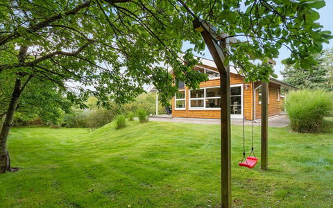 Krister - 250M to the Fjord: Legna, Color Legno, Plank, Latifoglie, Villetta, Deck, Raccordo, Shade, Pavimento In Legno, Edifici Giardino