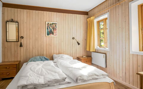 Agrippa - 30M to the Fjord: Letto, Camera Da Letto, Interior Design, Parete, Pavimentazione, Pavimento, Legna, Mobilia, Lenzuolo, Bedding