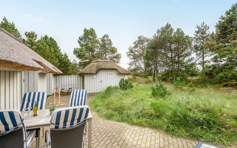 Catarine - 1.1Km from the Sea: Blu, Arbusto, Villetta, Groundcover, Giardino, Estate, Shade, Landscaping, Agriturismo, Eco Hotel