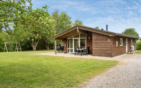 Els - 900M from the Sea: Blu, Arbusto, Villetta, Groundcover, Giardino, Estate, Shade, Landscaping, Agriturismo, Eco Hotel
