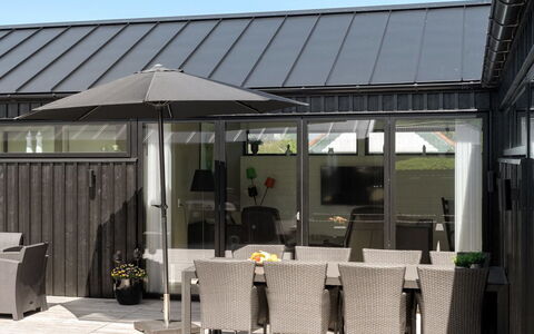 Claus - 500M from the Sea: Tetto, Casa, Raccordo, Shade, Tenda, Deck, Struttura Esterna, Portico, Vaso Di Fiori, Terrazza