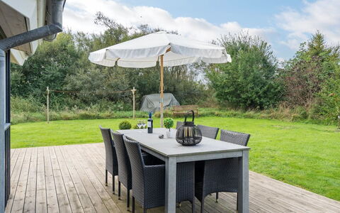 Stanko - 1.3Km from the Sea: Zona Residenziale, Tetto, Sobborgo, Driveway, Estate, Camino