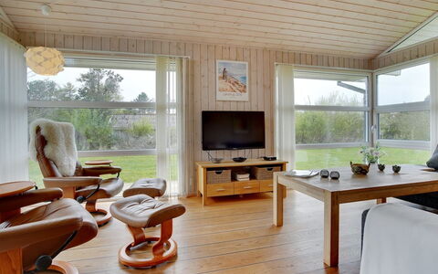 Stanko - 1.3Km from the Sea: Zona Residenziale, Tetto, Sobborgo, Driveway, Estate, Camino