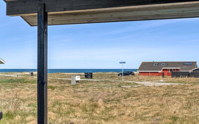 Tjarko - 100M from the Sea