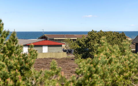 Kristiina - 300M from the Sea: Zona Residenziale, Tetto, Sobborgo, Driveway, Estate, Camino