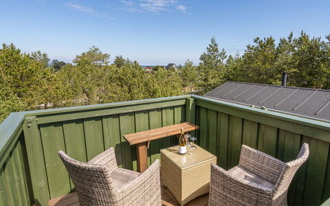 Kristiina - 300M from the Sea: Zona Residenziale, Tetto, Sobborgo, Driveway, Estate, Camino