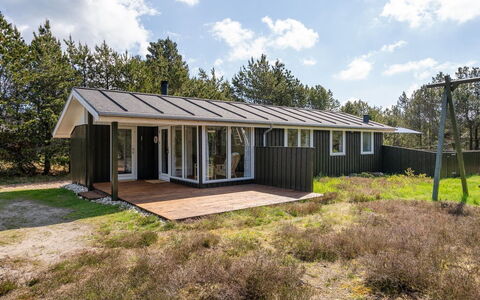 Kristiina - 300M from the Sea: Zona Residenziale, Tetto, Sobborgo, Driveway, Estate, Camino