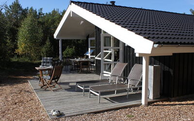Lieselotte - 400M from the Sea