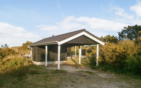 Lewe - 150M from the Sea: Blu, Arbusto, Villetta, Groundcover, Giardino, Estate, Shade, Landscaping, Agriturismo, Eco Hotel