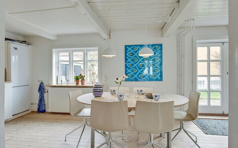 Gunulf - 150M from the Sea: Mobilia, Interior Design, Pavimentazione, Pavimento, Sala Da Pranzo, Legna, Soffitto, Sedia, Tavolo, Lampada