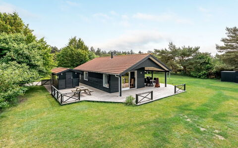 Allie - 150M from the Sea: Tetto, Casa, Casa, Villetta, Raccordo, Estate, Driveway, Edifici Giardino, Cortile, Capannone