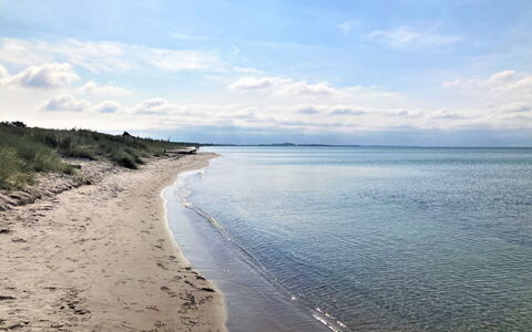 Kustaa - 1Km from the Sea: Cielo, Blu, Acqua, Corpo D'Acqua, Risorse Idriche, Orizzonte, Spiaggia, Costa, Nube