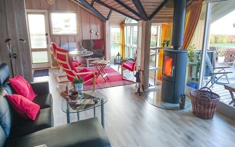 Sporgh - 100M from the Sea: Legna, Mobilia, Interior Design, Pavimentazione, Pavimento, Sedia, Soffitto, Pavimento In Legno, Soggiorno, Latifoglie