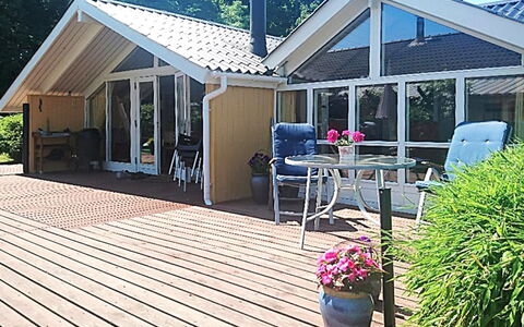 Sporgh - 100M from the Sea: Legna, Casa, Shade, Porta, Villetta, Mobili Da Esterno, Deck, Portico, Latifoglie, Sedia