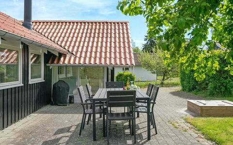 Dea - 850M from the Sea: Zona Residenziale, Tetto, Sobborgo, Driveway, Estate, Camino