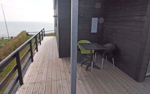Reinhard - 50M from the Sea: Legna, Pavimento, Materiale Composito, Deck, Latifoglie, Plank, Balcone, Pavimento In Legno, Color Legno, Corrimano