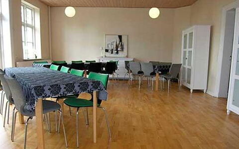 Thia - 4Km to the Fjord: Tetto, Casa, Lotto, Casa, Villetta, Estate, Edifici Giardino, Shade, Log Cabin, Landscaping
