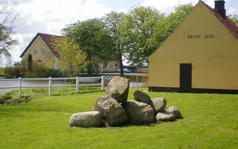 Thia - 4Km to the Fjord: Zona Residenziale, Tetto, Sobborgo, Driveway, Estate, Camino