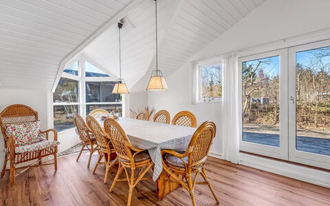 Caya - 450M to the Fjord: Pavimentazione, Interior Design, Legna, Pavimento, Le Scale, Soffitto, Color Legno, Pavimento In Legno, Latifoglie, Corrimano