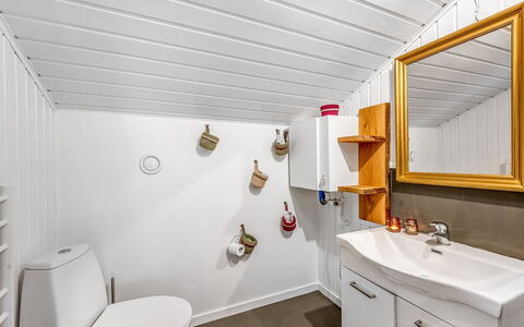 Caya - 450M to the Fjord: Pavimentazione, Interior Design, Legna, Pavimento, Le Scale, Soffitto, Color Legno, Pavimento In Legno, Latifoglie, Corrimano