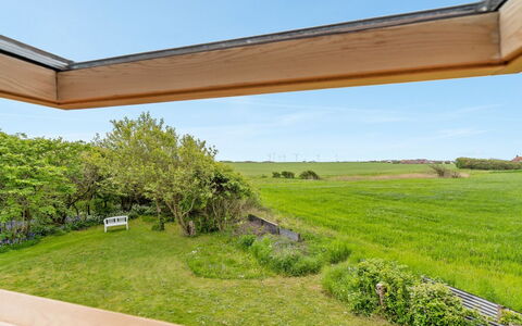 Nevis - 1.5Km from the Sea: Mobilia, Interior Design, Sedia, Pavimentazione, Tavolo, Ricorrere, Pavimento, Soffitto, Camera, Eco Hotel