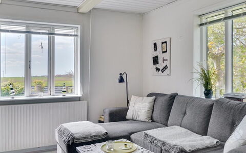 Nevis - 1.5Km from the Sea: Mobilia, Interior Design, Sedia, Pavimentazione, Tavolo, Ricorrere, Pavimento, Soffitto, Camera, Eco Hotel