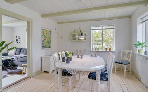 Nevis - 1.5Km from the Sea: Mobilia, Interior Design, Sedia, Pavimentazione, Tavolo, Ricorrere, Pavimento, Soffitto, Camera, Eco Hotel