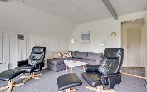 Femija - 500M to the Fjord: Mobilia, Pavimentazione, Legna, Interior Design, Soffitto, Pavimento, Soggiorno, Appartamento, Casa, Camera