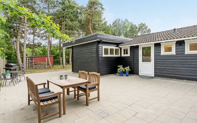 Nannah - 250M from the Sea