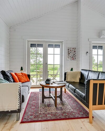 Siebelt - 200M from the Sea
