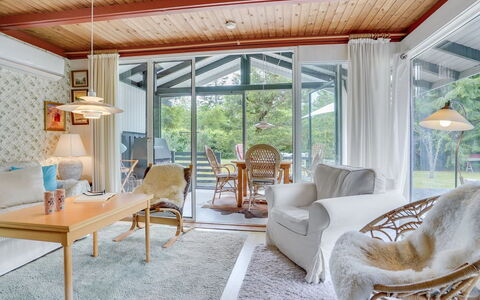 Syrina: Tetto, Casa, Casa, Villetta, Raccordo, Estate, Driveway, Edifici Giardino, Cortile, Capannone