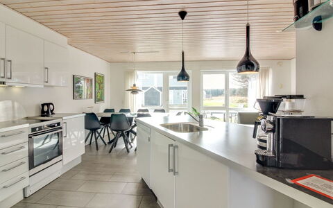Ingolf - 750M from the Sea: Interior Design, Cucina, Mobilia, Pavimentazione, Soffitto, Controsoffitto, Legna, Lampada, Illuminazione, Pavimento