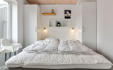Ingolf - 750M from the Sea: Camera Da Letto, Mobilia, Interior Design, Letto, Parete, Legna, Soffitto, Lenzuolo, Bedding, Pavimento